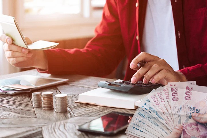 100.000 TL İhtiyaç Kredisi İçin Bankaların Güncel Faiz Oranları ve Başvuru Detayları